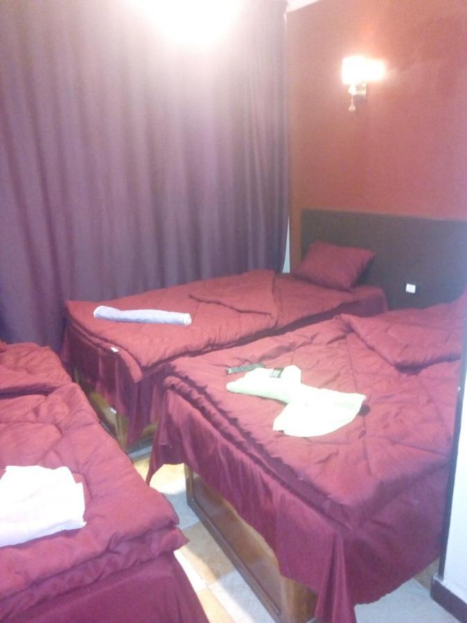 Oasis Hostal